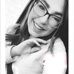 Meet your Posher, Dana